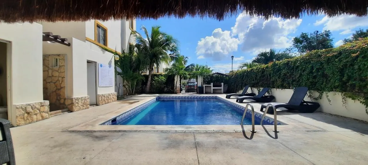 Apartamento En Fraccionamiento Privado 6 Personas, 5 Camas, Piscina Cerca De La Playa Playa del Carmen